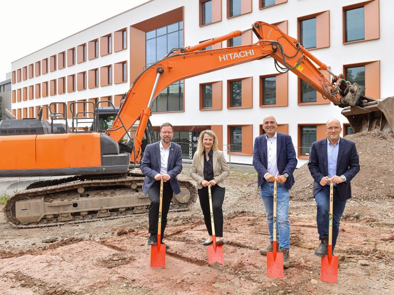 Groundbreaking ceremony for the new start-up center lab2fab