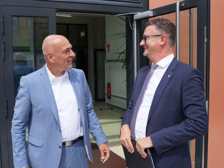 Video-Eindrücke des Besuchs von Christian Tischner im Rahmen der „HIGH-TECH Tour Thüringen“